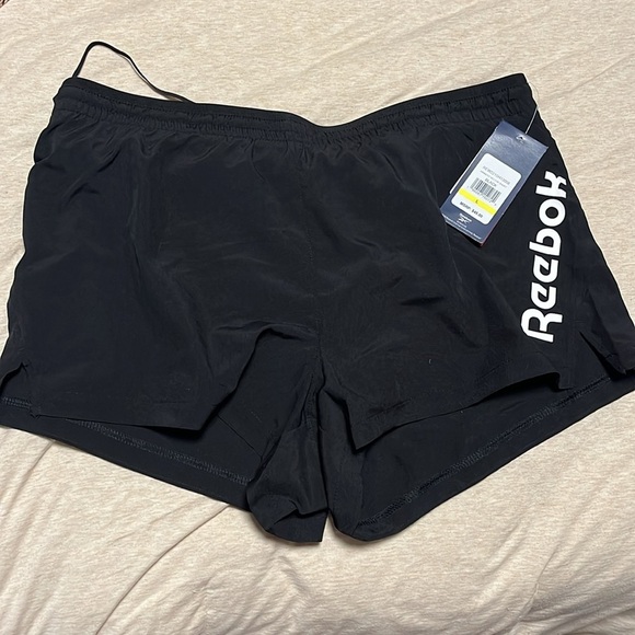 Reebok Women’s Winners Vector Short - Picture 4 of 7